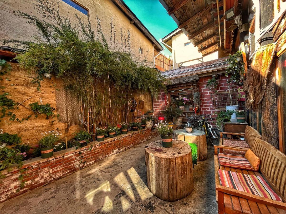 Tavern Hostel仁和客栈 香格里拉 外观 照片