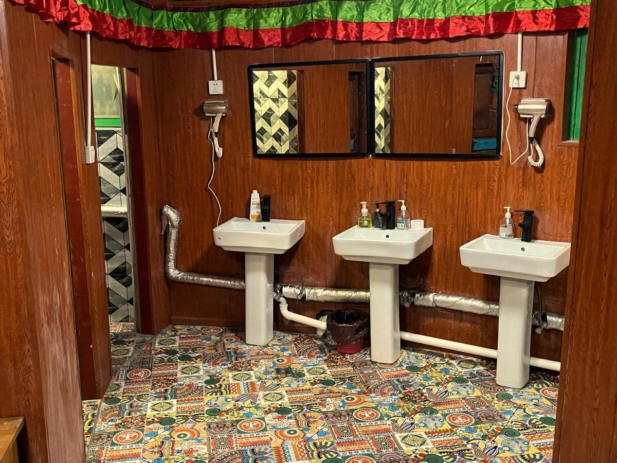 Tavern Hostel仁和客栈 香格里拉 外观 照片